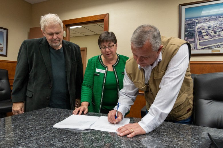 An agreement was signed on Thursday, March 5 between College of the Mainland and the Texas City Economic Development Corporation that will provide funding for the training and education of graduating seniors who reside in Texas City. HereCOM Foundation Board President Gary Scoggin, COM Foundation Executive Director Lisa Watson and Texas City Economic Development Corporation Chairperson Mark Ciavaglia, sign the agreement.